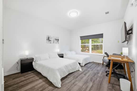 Unit 4 - Silver Comet Motel - Image 1